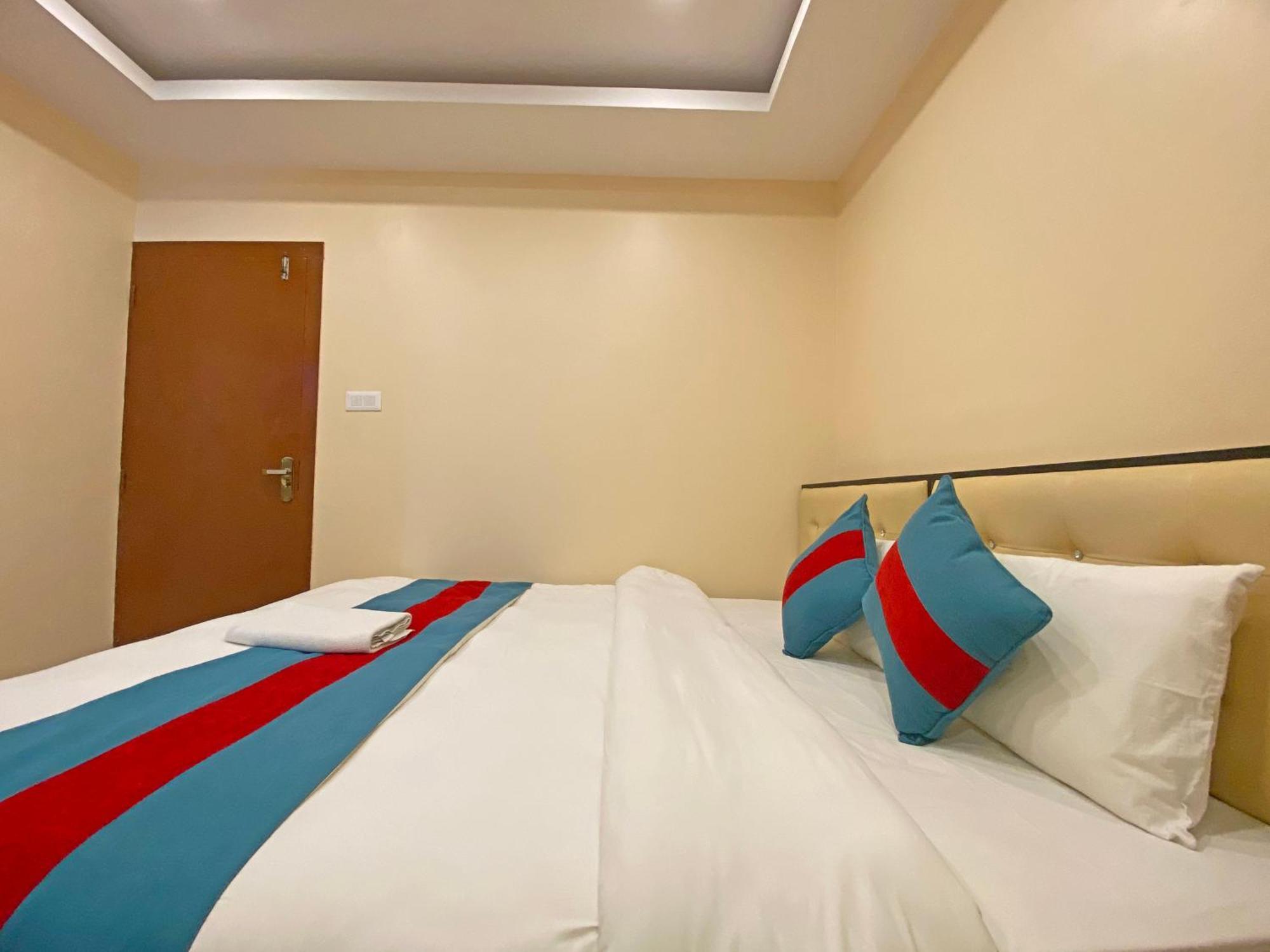 Hotel Airport Holiday Katmandu Zewnętrze zdjęcie