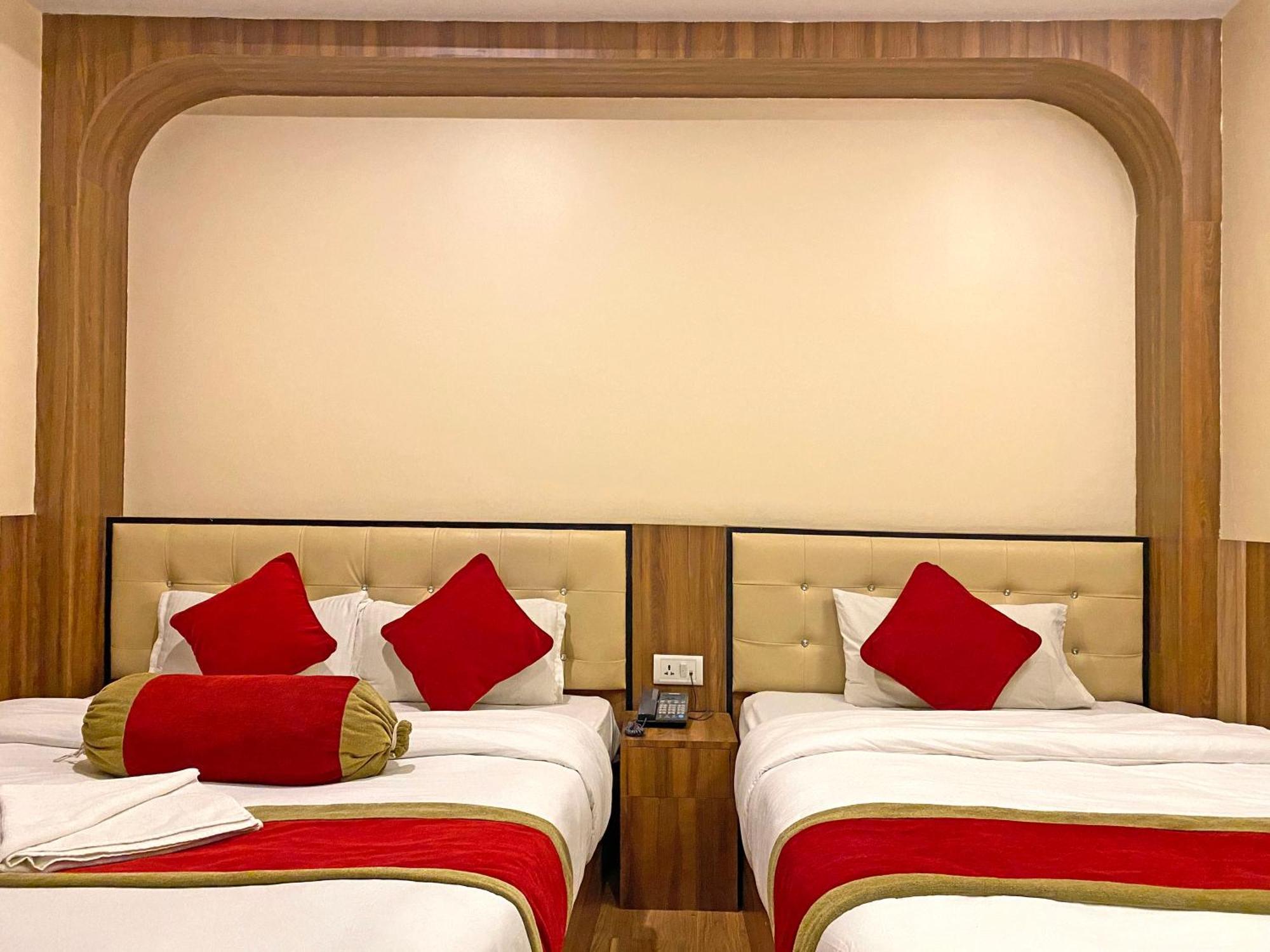 Hotel Airport Holiday Katmandu Zewnętrze zdjęcie
