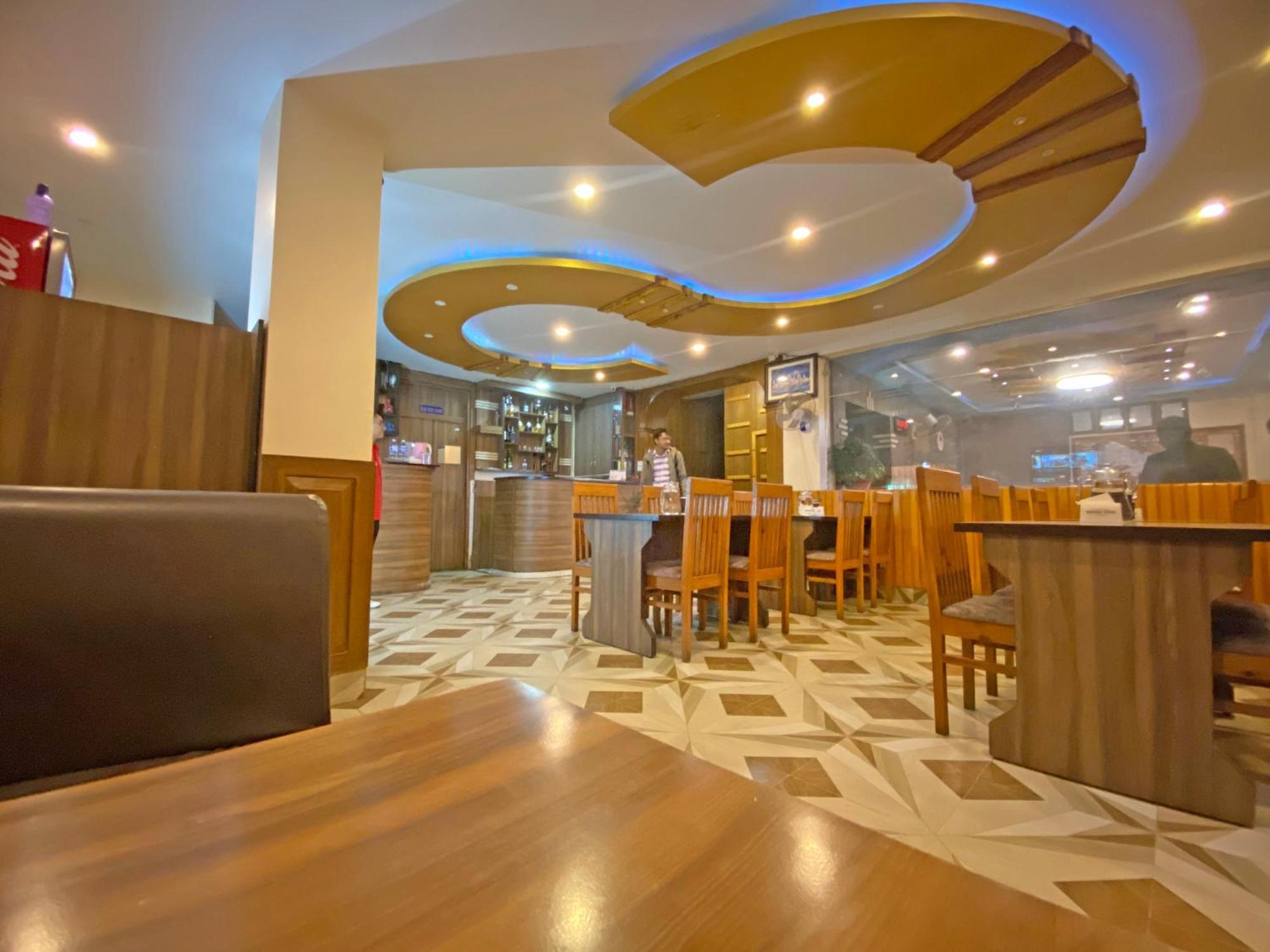 Hotel Airport Holiday Katmandu Zewnętrze zdjęcie