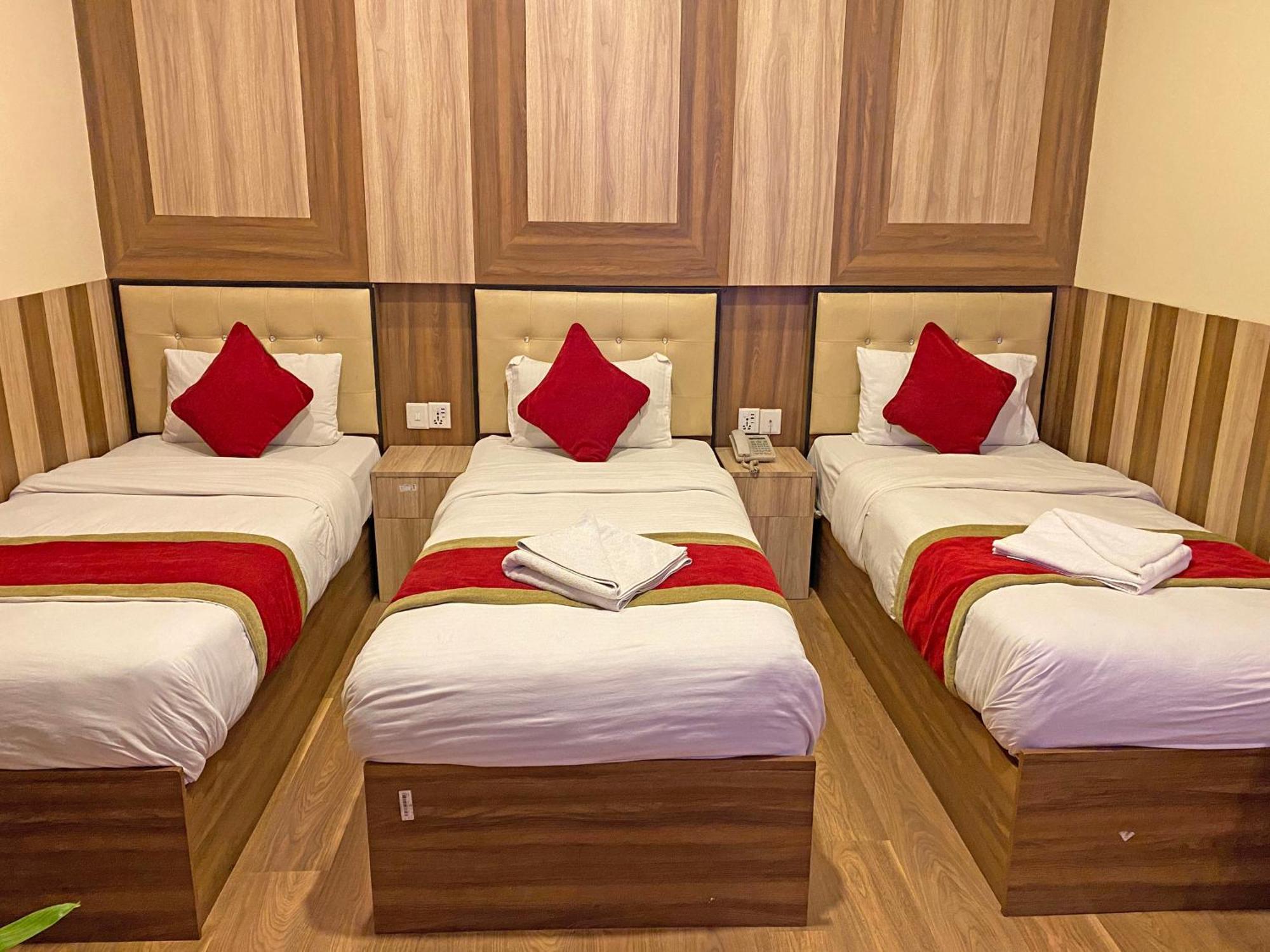 Hotel Airport Holiday Katmandu Zewnętrze zdjęcie