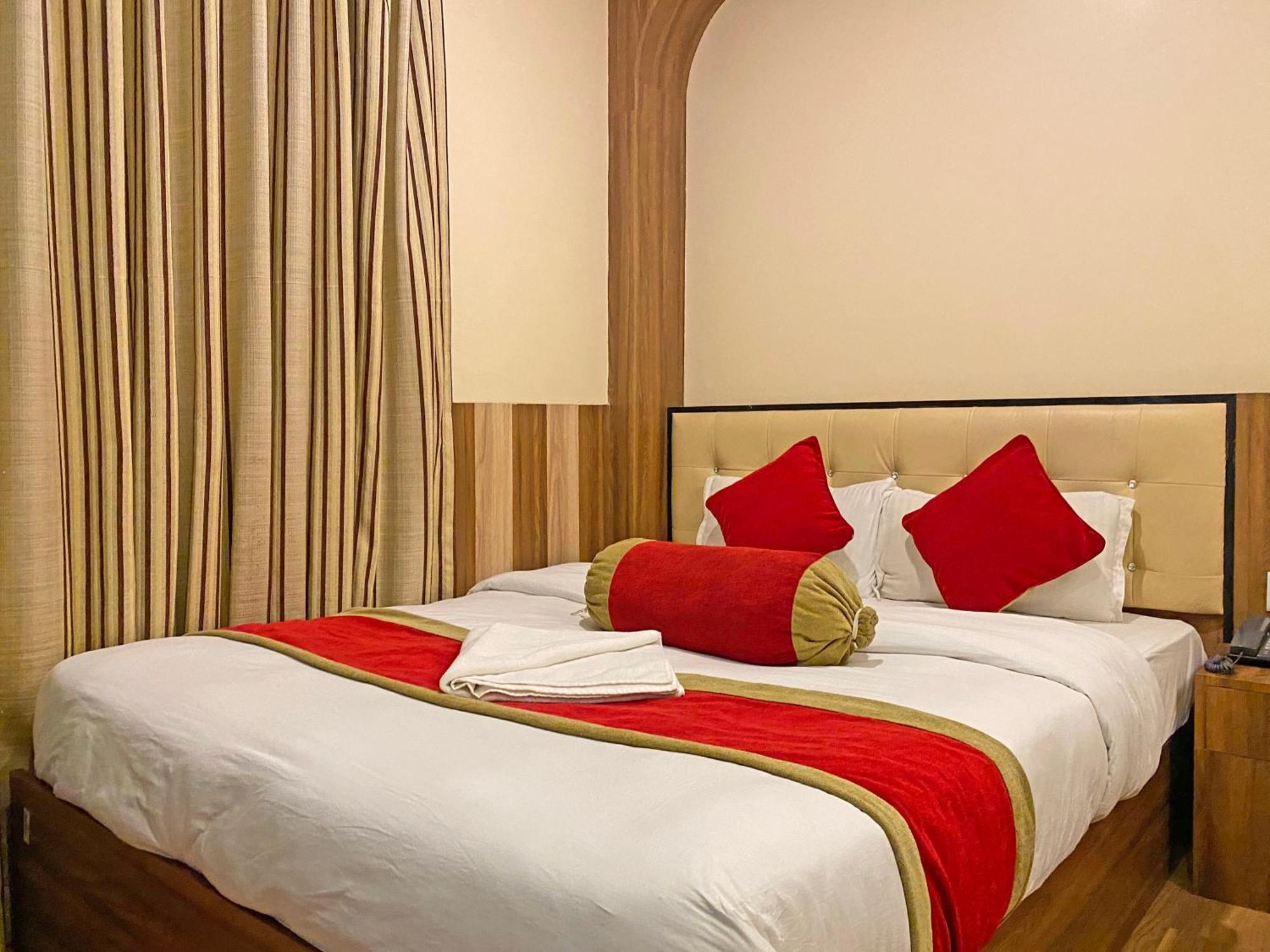 Hotel Airport Holiday Katmandu Zewnętrze zdjęcie